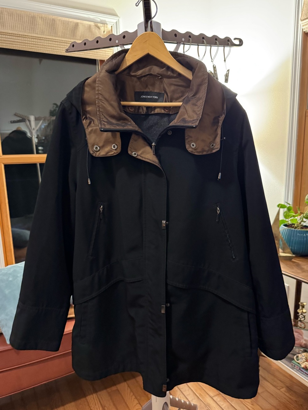 Women’s Jones New York Jacket With Removable Hood Size XL Black And Brown Gold